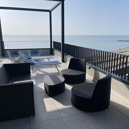 Nuovo Residence Serenissima Frontemare - Agenzia Cocal กาออร์เล ภายนอก รูปภาพ