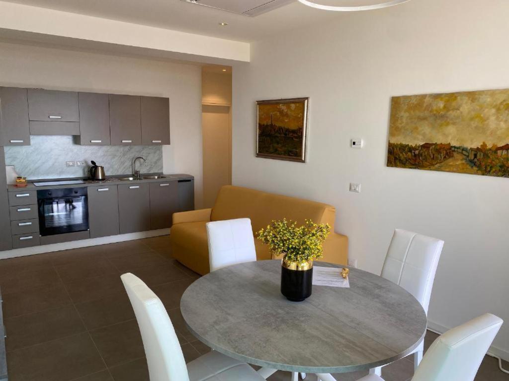 Nuovo Residence Serenissima Frontemare - Agenzia Cocal กาออร์เล ภายนอก รูปภาพ