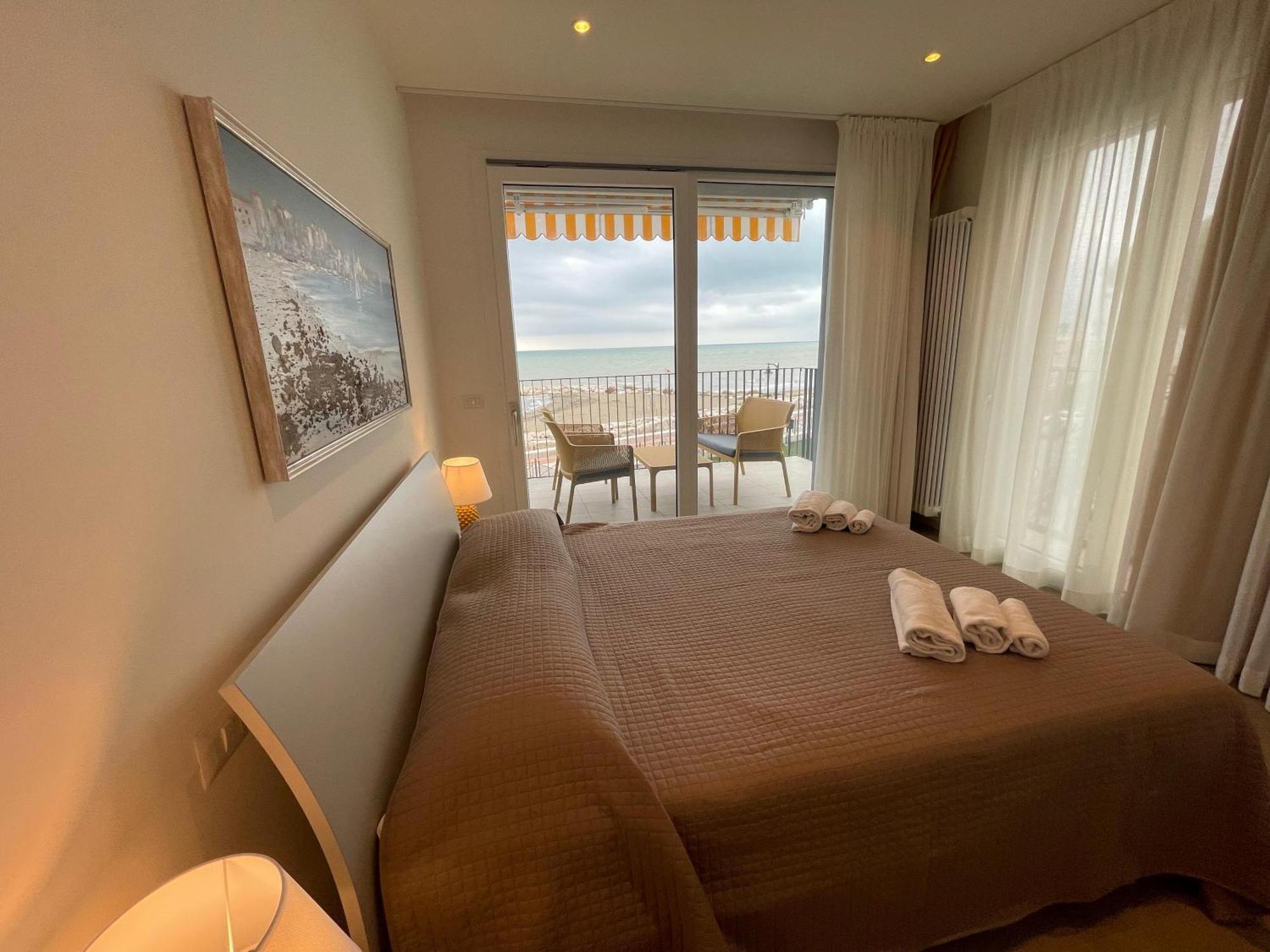 Nuovo Residence Serenissima Frontemare - Agenzia Cocal กาออร์เล ภายนอก รูปภาพ
